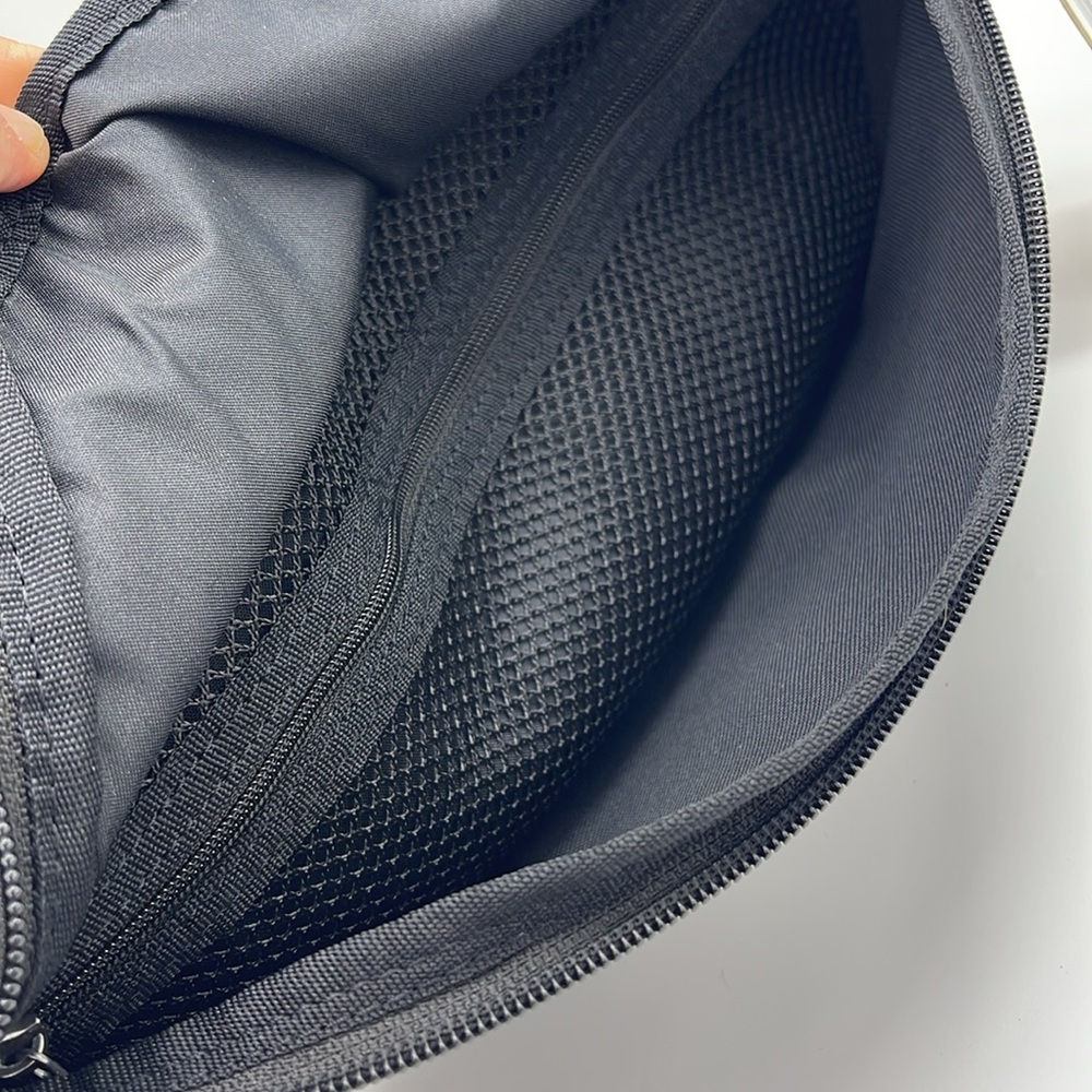 Nike Black White Belt Bag Nike Heritage Waistpack (3L) & Fanny Pack
Black 
NWT - Picture 13 of 16